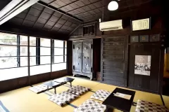 店舗兼主屋内