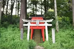 大間々工場の裏側にある福恵稲荷神社